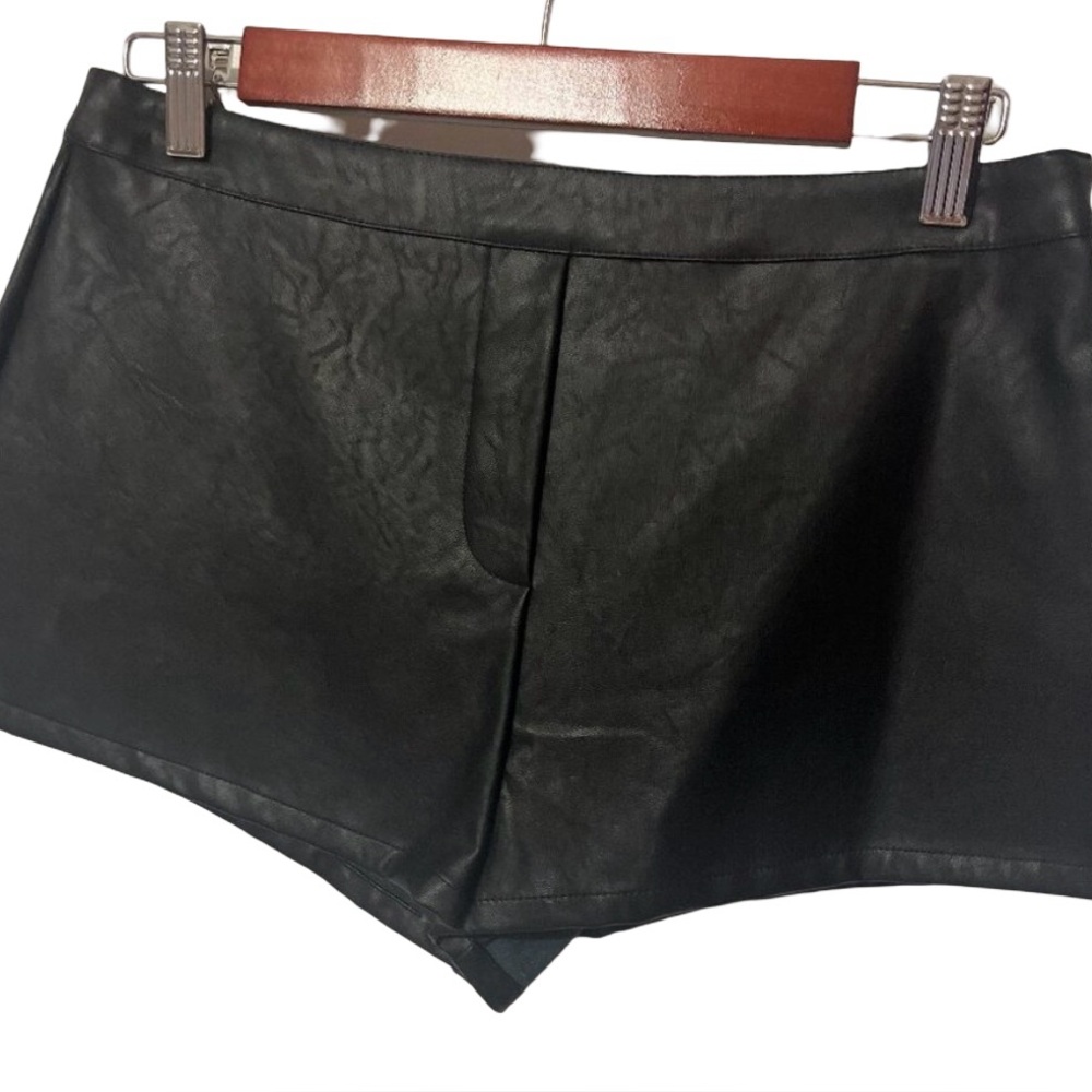 NWT VS sexy black shorts S/P